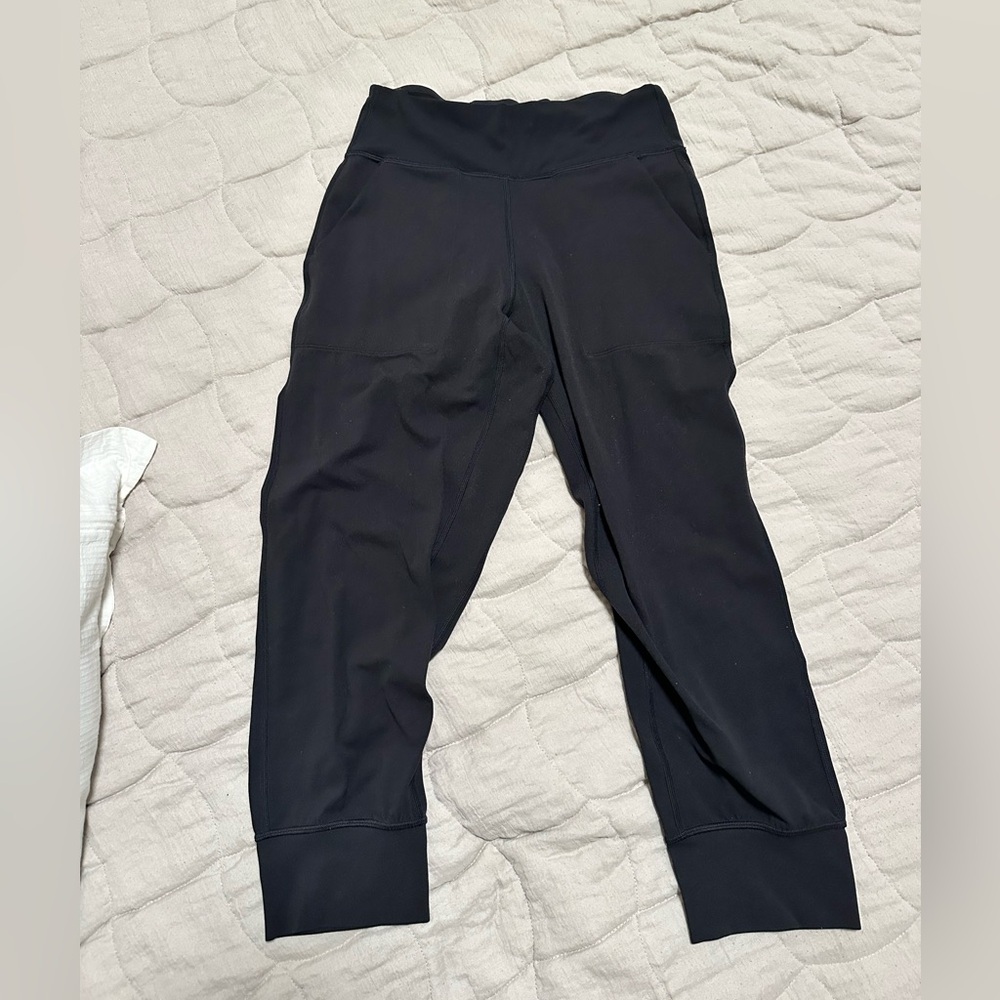 Black cropped High-Waisted joggers